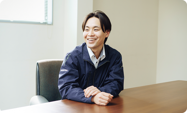当社には、現場の課題を改善するための提案や新しい取り組みに挑戦しやすい環境があります。
決められた業務をこなすだけでなく、自分なりの工夫やアイデアを活かせる場面も多く、主体的に仕事へ取り組める点に魅力を感じています。

また、バローグループの安定した基盤のもとで、長期的な視点を持ちながら働けることも大きな安心材料です。